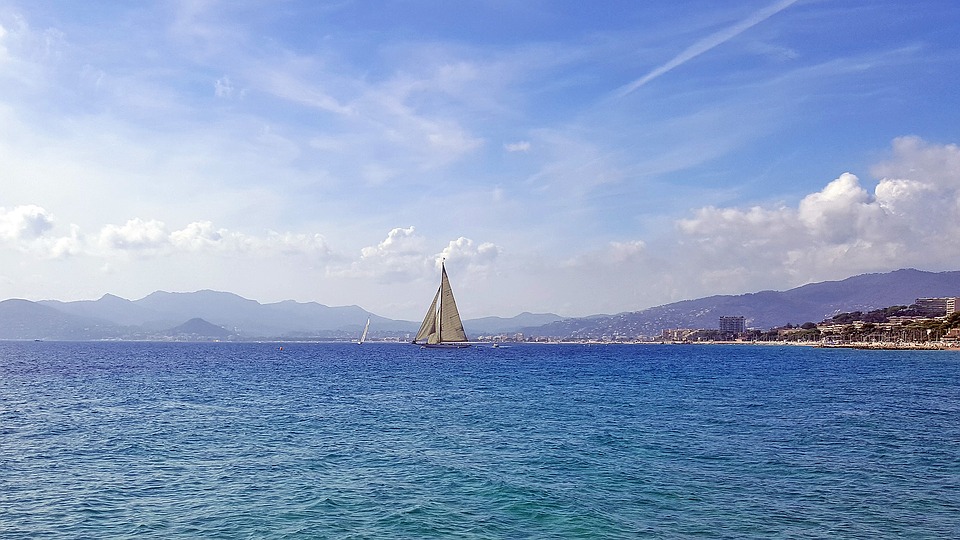 Croisière à bord d’un voilier à Cannes : les adresses à privilégier