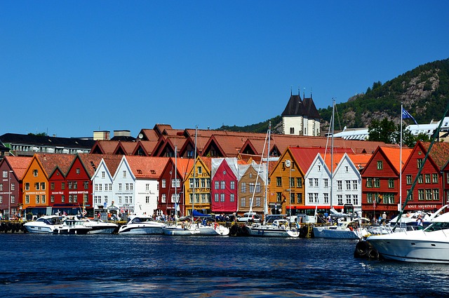 Croisière privée à bord d’un yacht pour visiter les plus belles îles de la Scandinavie